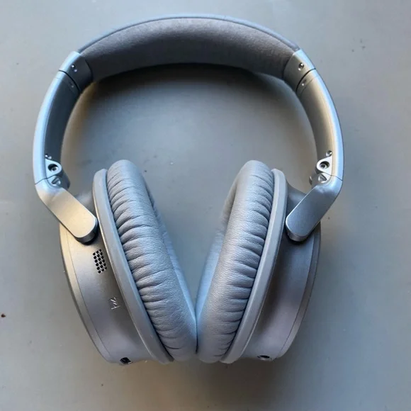 Bose QuietComfort 35 Series I Wireless Noise-Cancelling Headphones